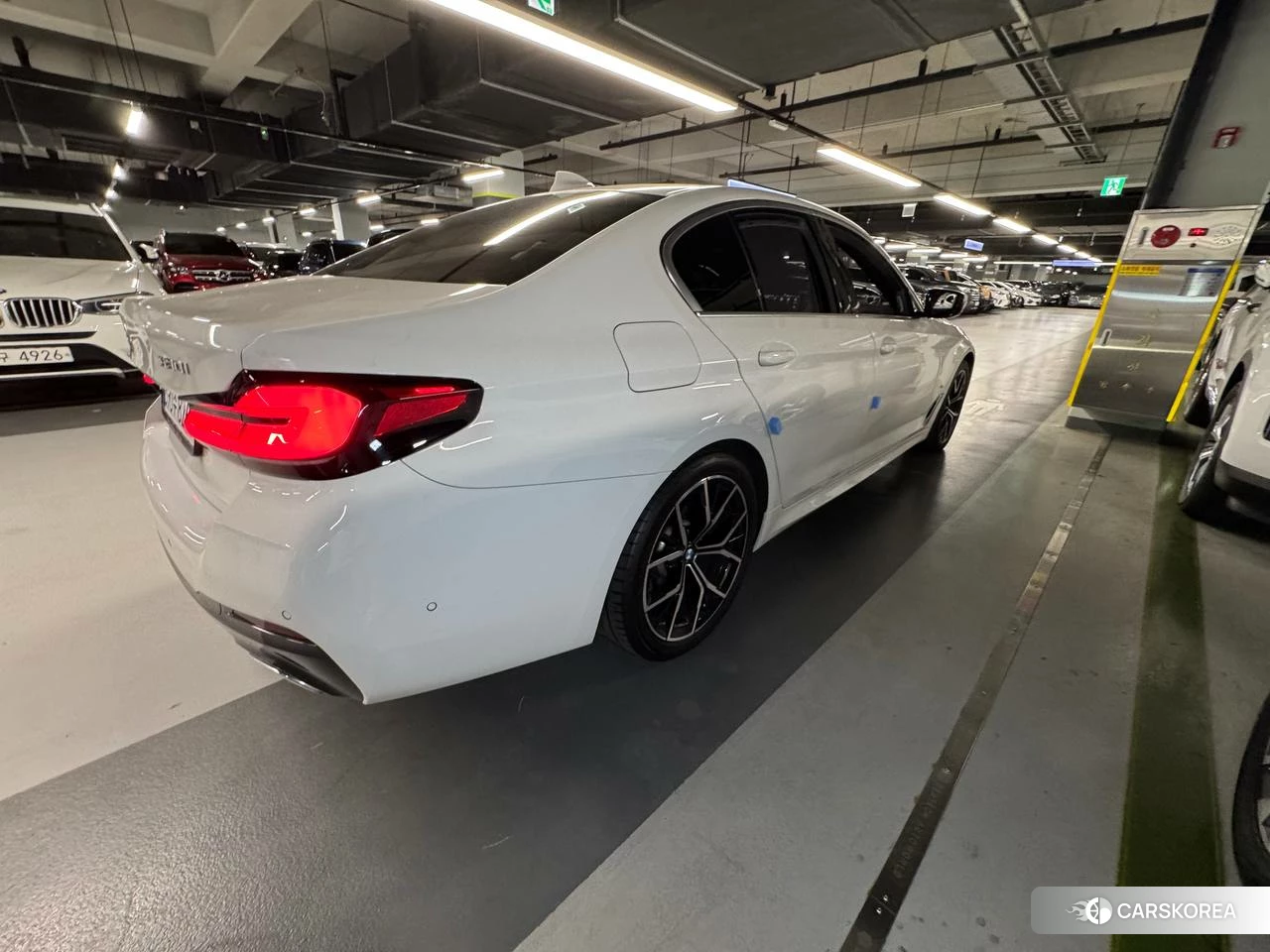 BMW 5 Series (G30) подробный осмотр из Кореи — фото 11
