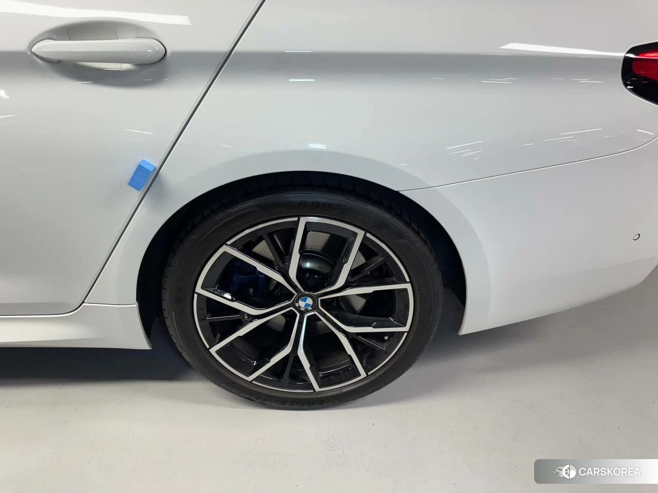 BMW 5 Series (G30) подробный осмотр из Кореи — фото 22