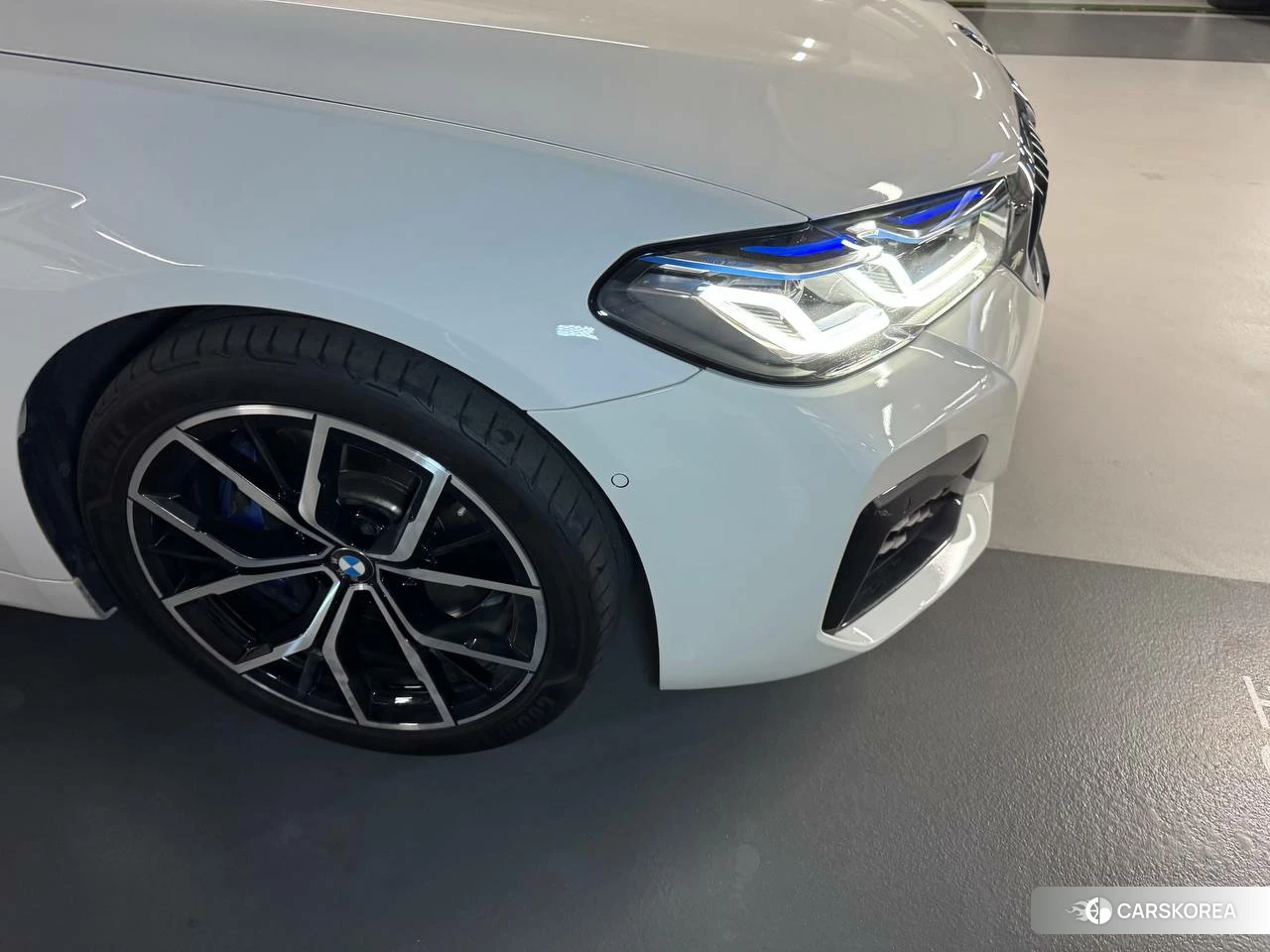 BMW 5 Series (G30) подробный осмотр из Кореи — фото 38