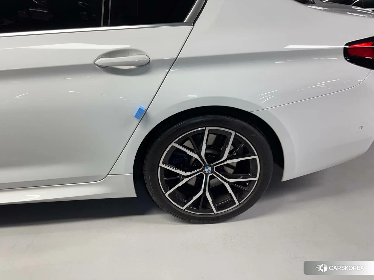BMW 5 Series (G30) подробный осмотр из Кореи — фото 58
