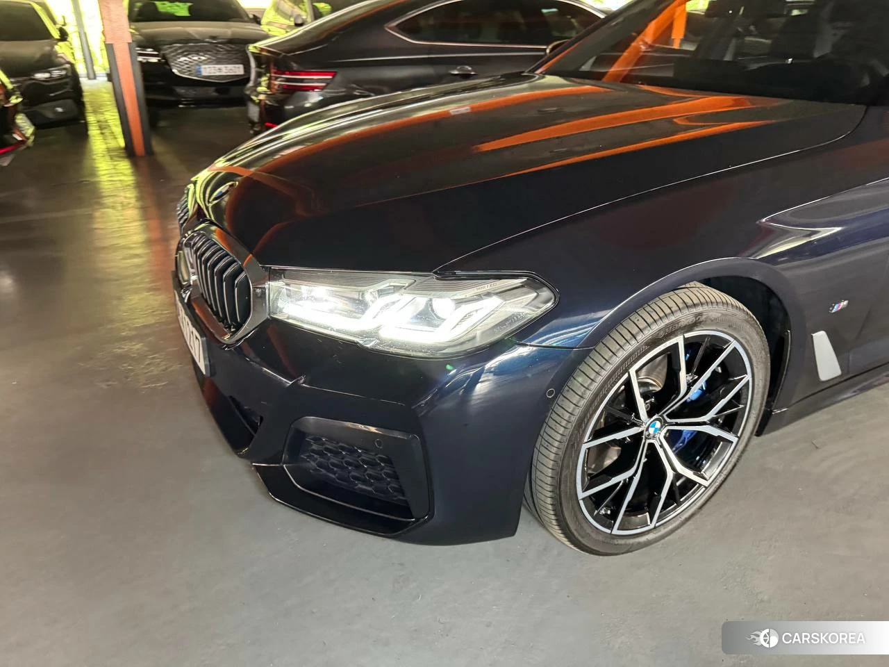 BMW 5 Series (G30) подробный осмотр из Кореи — фото 21